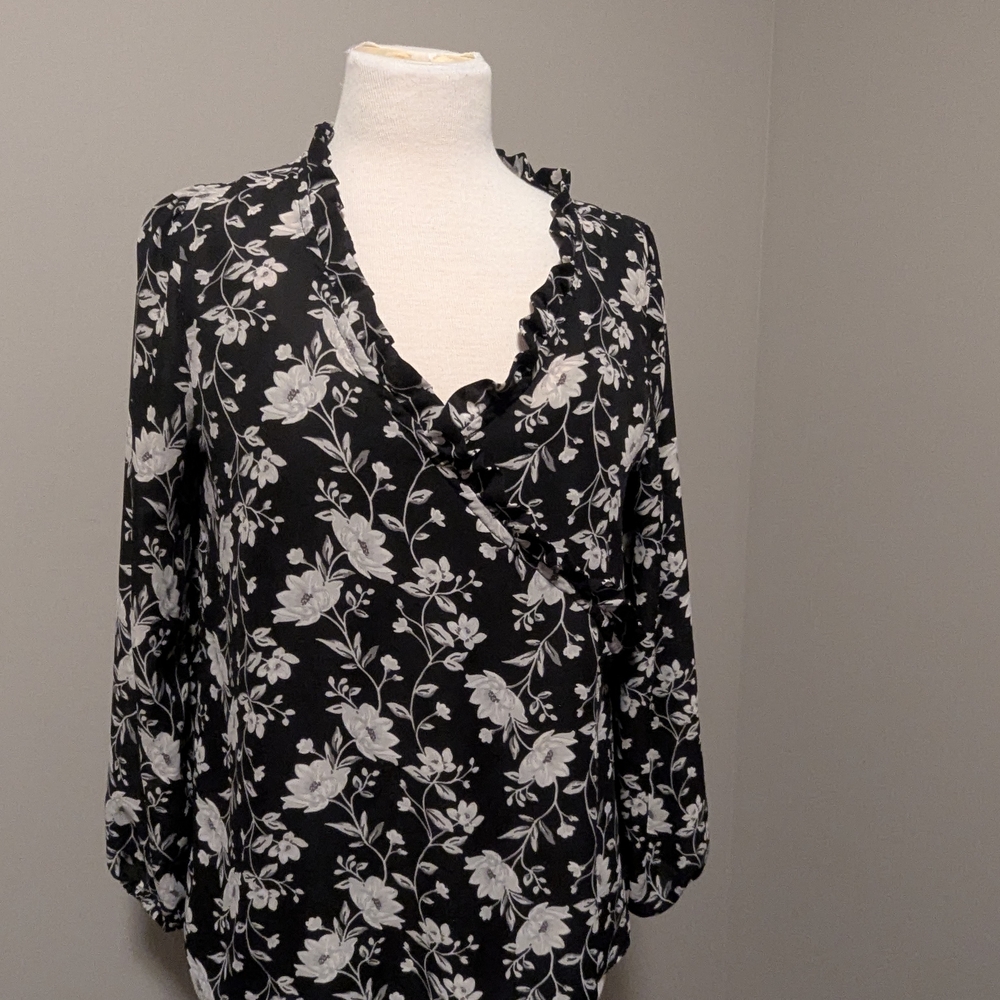OLD NAVY Floral Black and White Women's Top